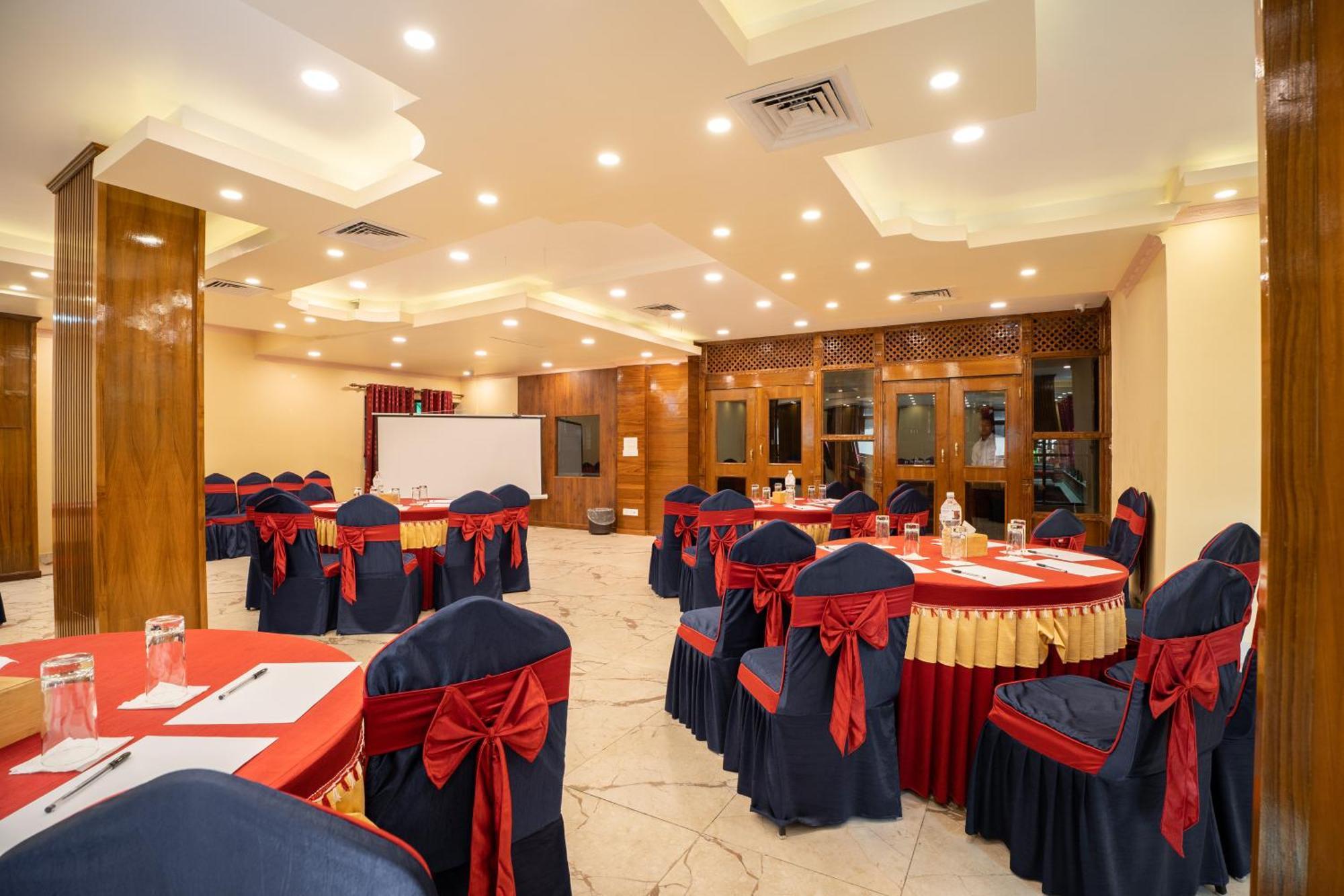 Surya Heritage Hotel Catmandu Exterior foto