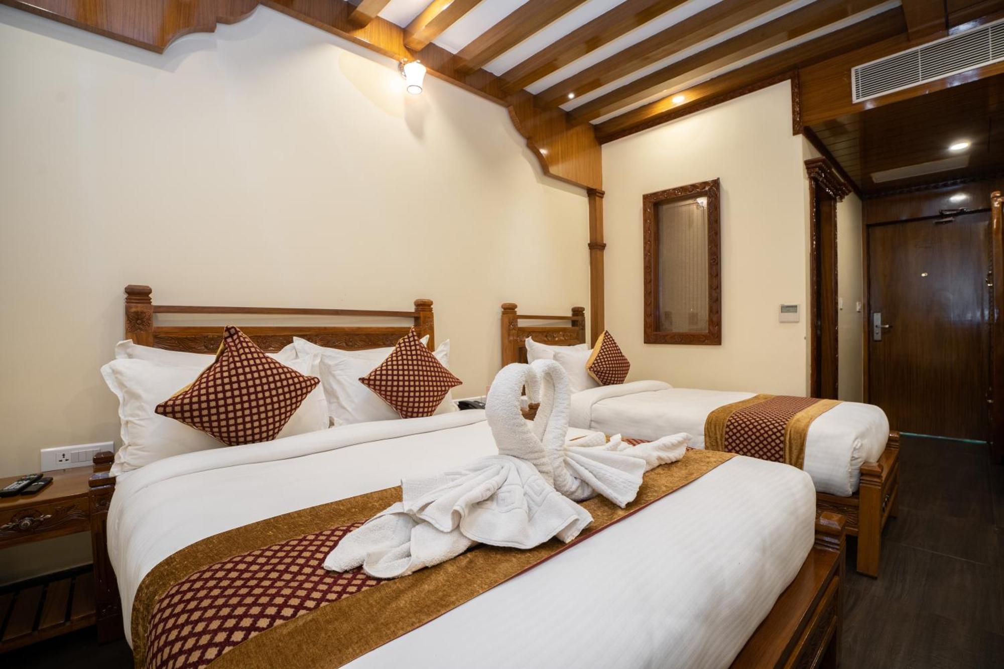 Surya Heritage Hotel Catmandu Exterior foto